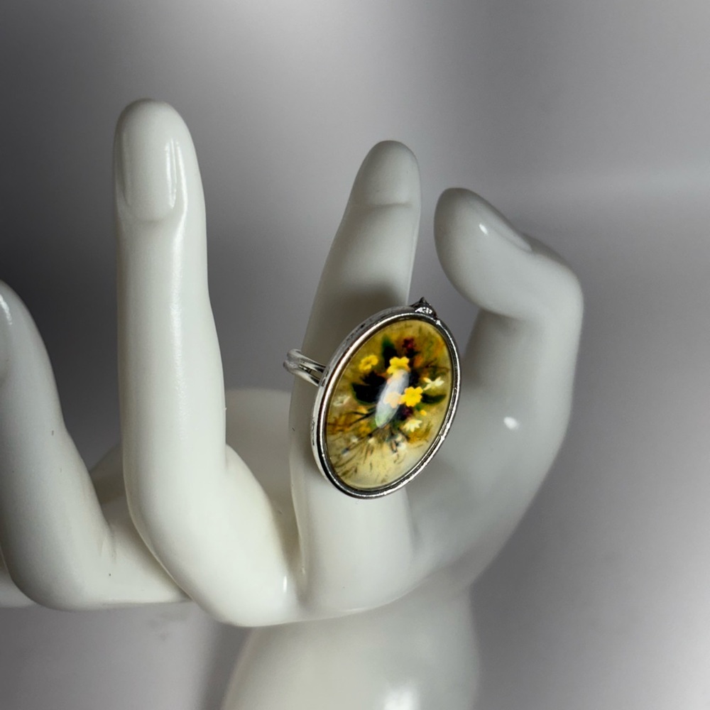 Elegant Silver and Yellow Floral Rings